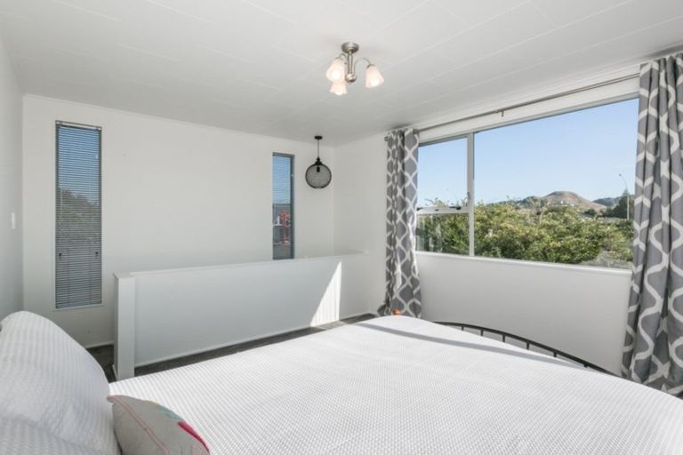 Photo of property in 11 Chester Street, Taradale, Napier, 4112