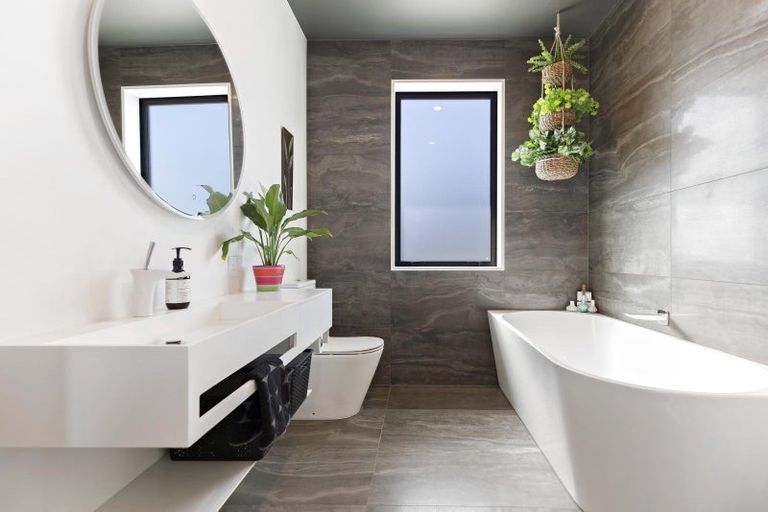 Photo of property in 117 Stalker Road, Lower Shotover, Queenstown, 9304