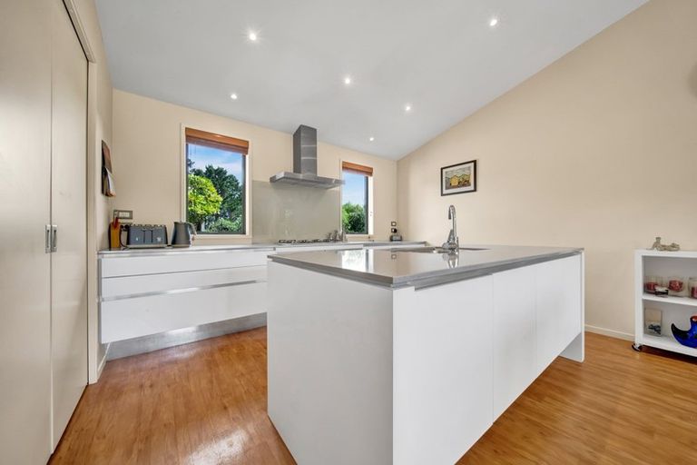 Photo of property in 89 Tape Road, Hillsborough, New Plymouth, 4372