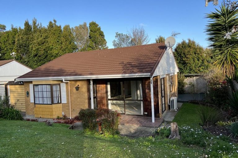 Photo of property in 1/15 Micawber Place, Mellons Bay, Auckland, 2014