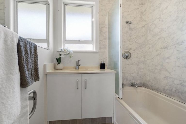 Photo of property in 1/94 Archers Road, Glenfield, Auckland, 0629