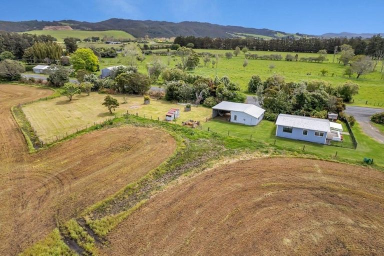 Photo of property in 735 One Tree Point Road, Ruakaka, 0171