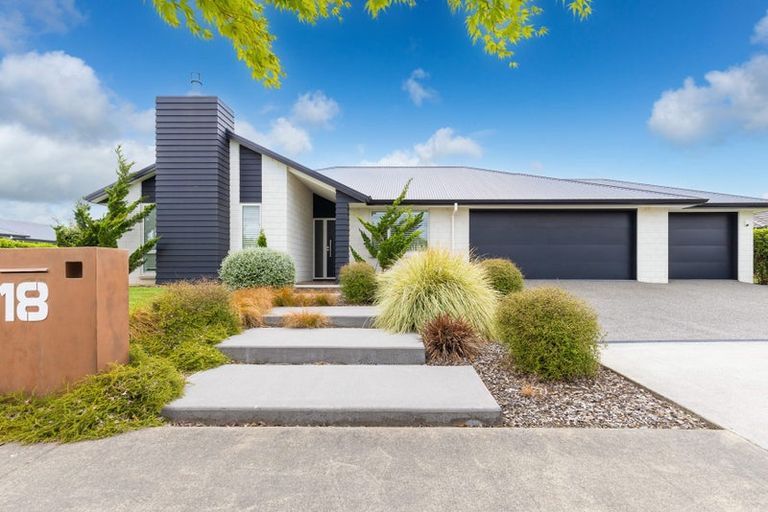 Photo of property in 18 Lilac Close, Cambridge, 3434