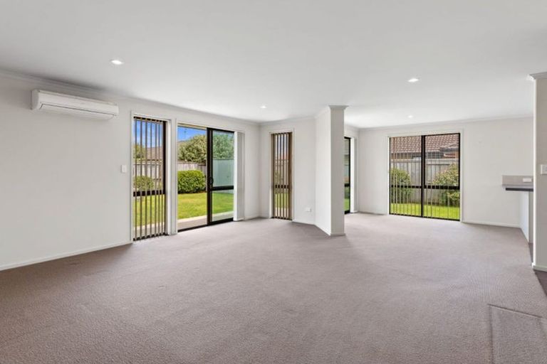 Photo of property in 80 Carrington Drive, Papamoa Beach, Papamoa, 3118