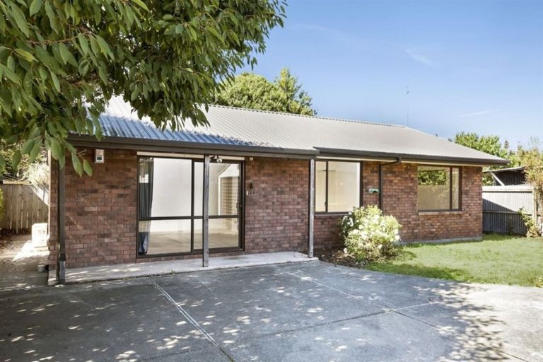 Photo of property in 1/6 Oakhurst Place, Russley, Christchurch, 8042