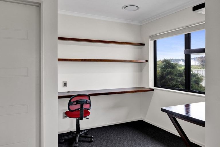 Photo of property in 14 Larlin Drive, Hawera, 4675