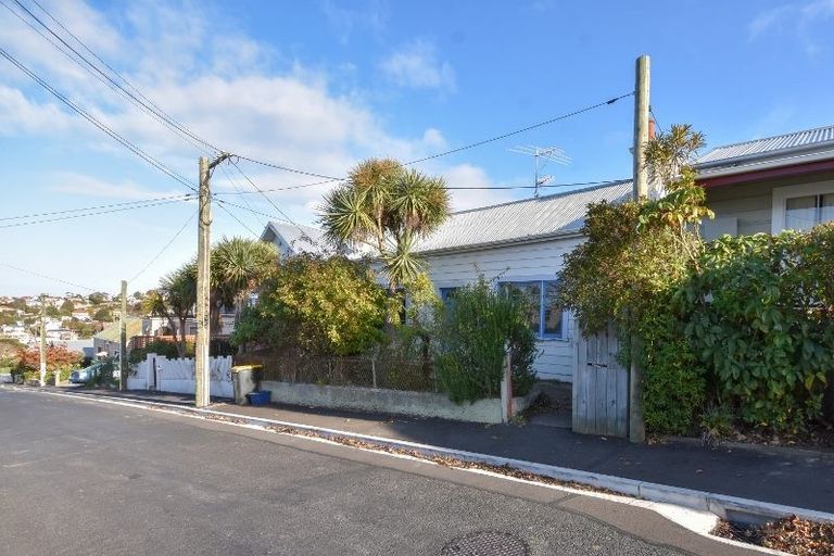 Photo of property in 16 Peel Street, Mornington, Dunedin, 9011