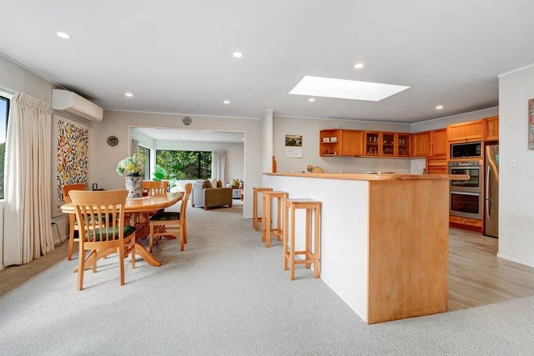 Photo of property in 9 Thornbill Rise, Unsworth Heights, Auckland, 0632