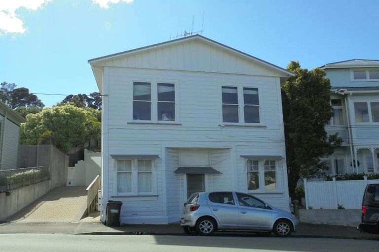Photo of property in 98a Northland Road, Northland, Wellington, 6012