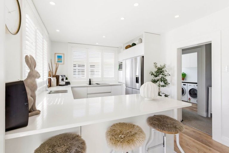 Photo of property in 17 Wycolla Avenue, Saint Clair, Dunedin, 9012