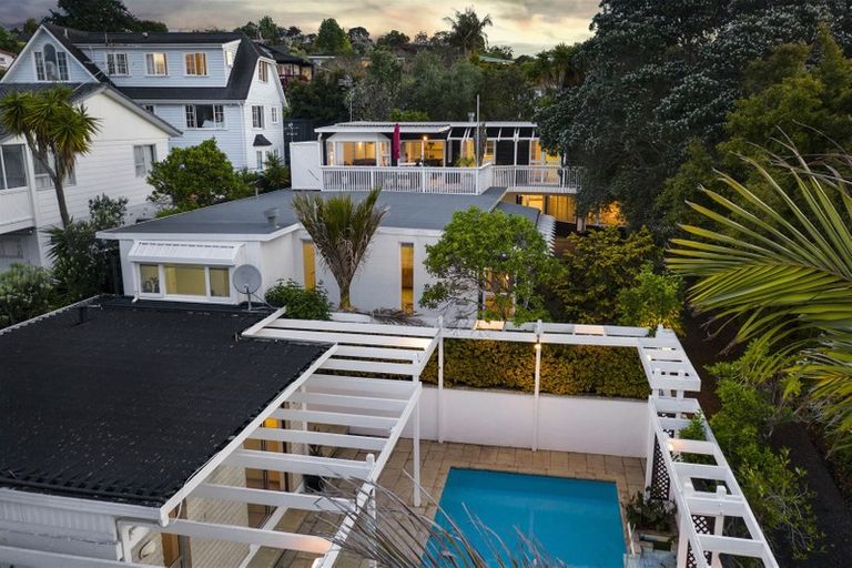 Photo of property in 42 Eban Avenue, Hillcrest, Auckland, 0627