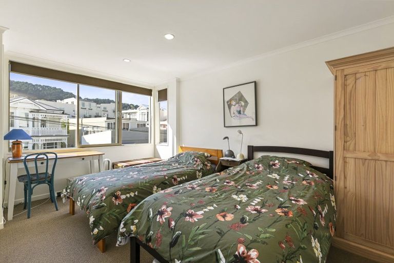 Photo of property in 2/15 Roxburgh Street, Mount Victoria, Wellington, 6011