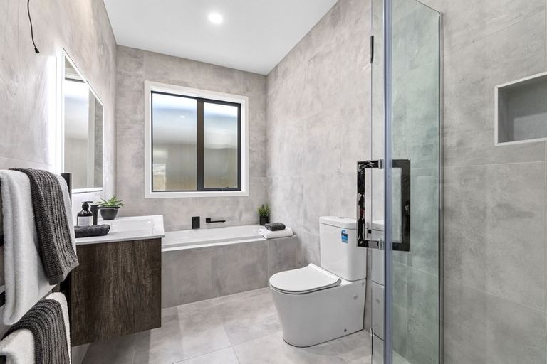 Photo of property in 26 Vinistra Road, Kumeu, 0810