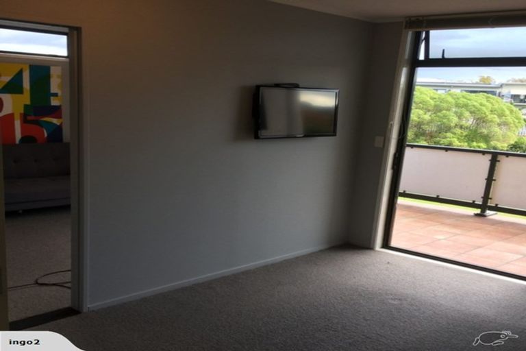 Photo of property in 11/372 Rosedale Road, Rosedale, Auckland, 0632