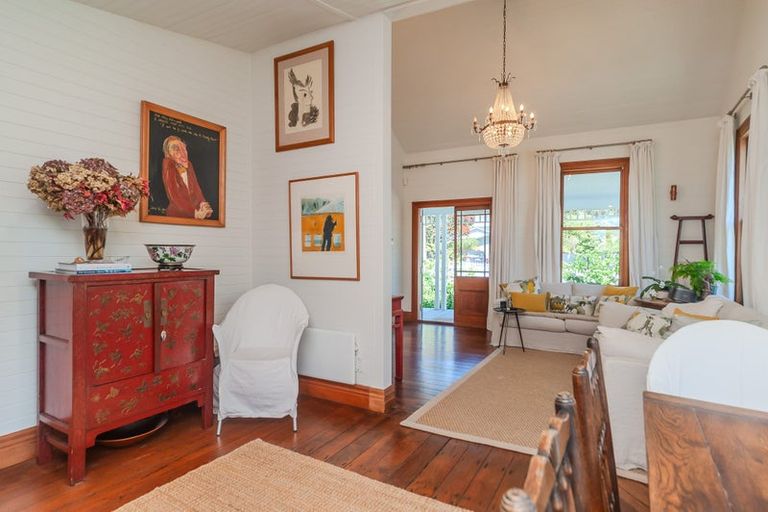 Photo of property in 1 Totara St Rona Bay, Eastbourne, Lower Hutt, 5013