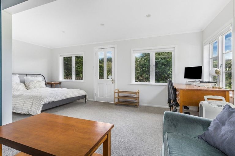 Photo of property in 31 Airlie Road, Plimmerton, Porirua, 5026