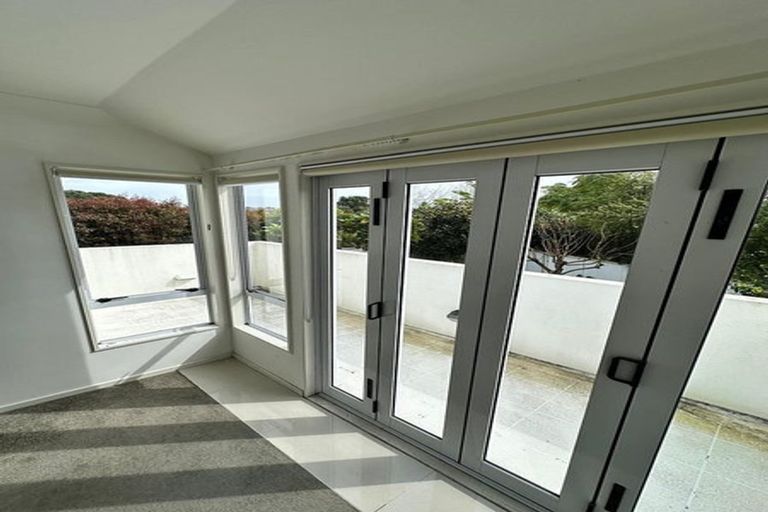 Photo of property in 2/13 Markham Place, Bucklands Beach, Auckland, 2012