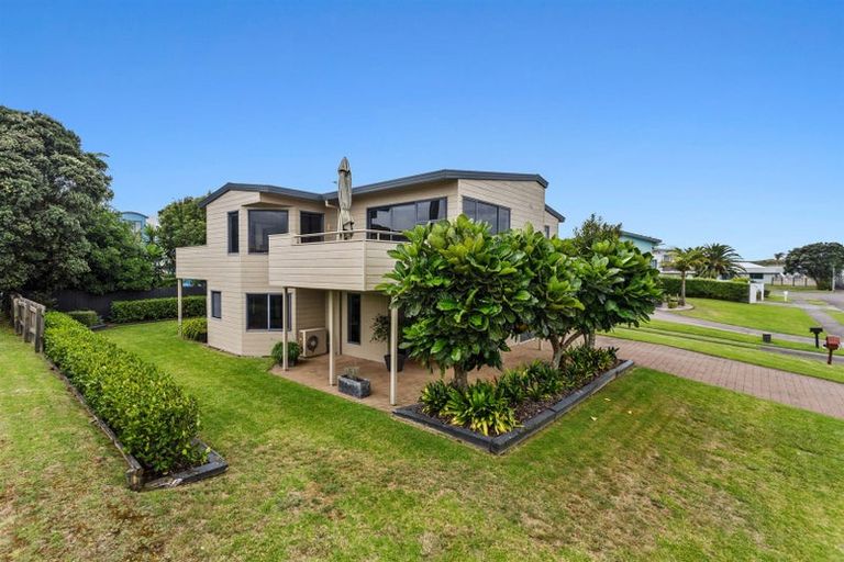 Photo of property in 10 Rangitukehu Street, Ohope, 3121