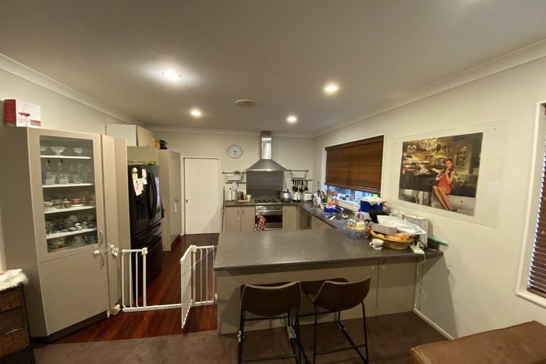 Photo of property in 12 Gifford Grove, Churton Park, Wellington, 6037