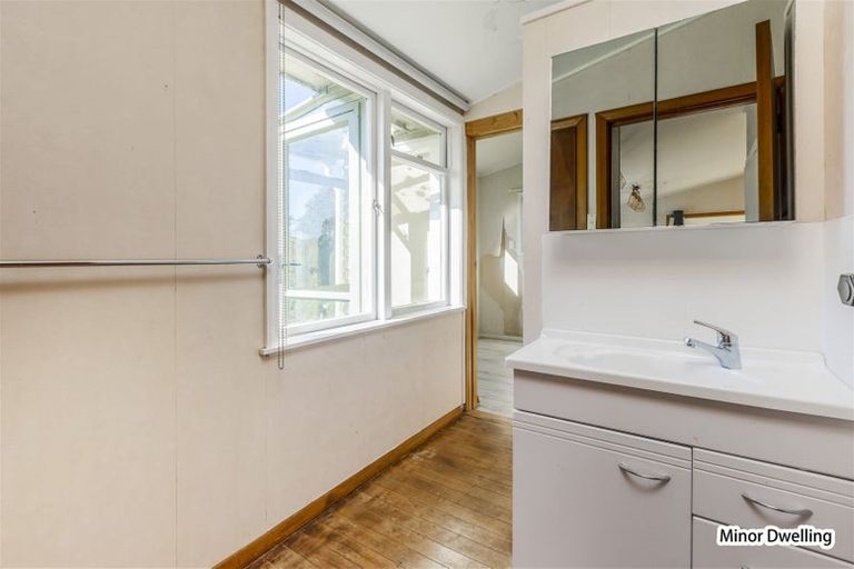 Photo of property in 8 Orere Point Road, Orere Point, Papakura, 2585