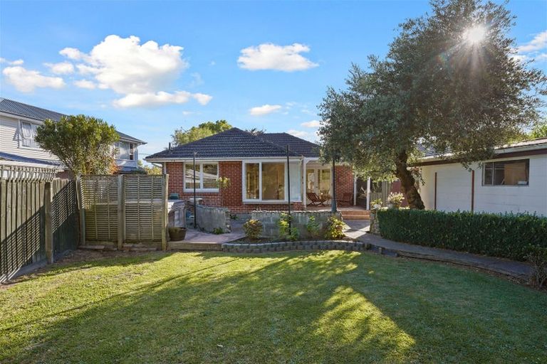 Photo of property in 18 Cranbrook Avenue, Burnside, Christchurch, 8053