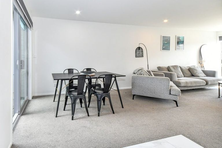 Photo of property in 16 Fort Lincoln Loop, Karaka, Papakura, 2113