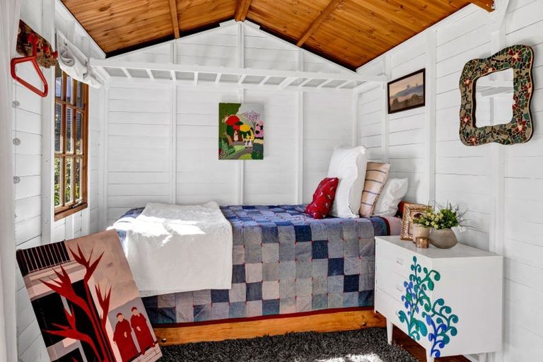 Photo of property in 82 Wallath Road, Westown, New Plymouth, 4310