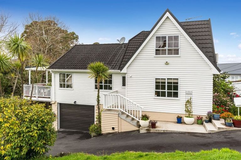 Photo of property in 23 Hanlon Crescent, Narrow Neck, Auckland, 0624