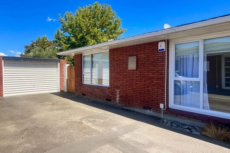 Photo of property in 2/186 Blighs Road, Strowan, Christchurch, 8052