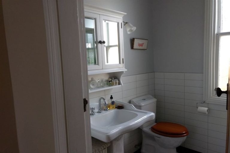 Photo of property in 43 Clissold Street, Merivale, Christchurch, 8014