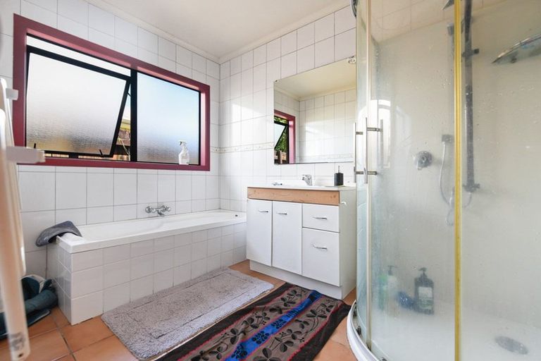 Photo of property in 1 Corsair Place, Melville, Hamilton, 3206