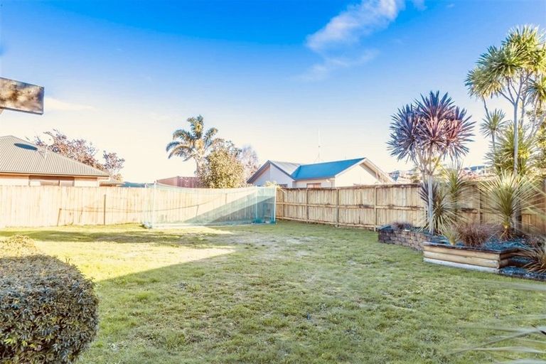 Photo of property in 14 Farnborough Drive, Nawton, Hamilton, 3200