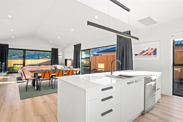 Photo of property in 3 Tomtit Crescent, Lake Hawea, Wanaka, 9382