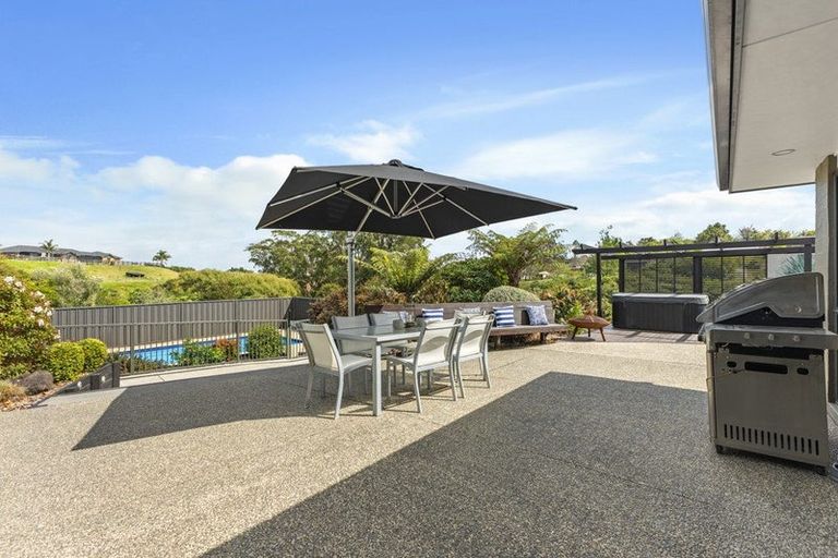 Photo of property in 71 Kaipara Road, Papakura, 2582