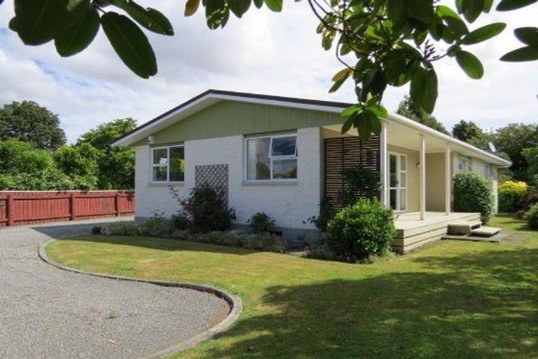 Photo of property in 22 Jellicoe Street, Greytown, 5712