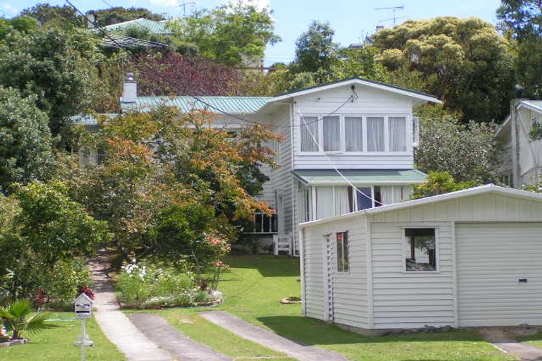 Photo of property in 20 Alfred Street, Northcote Point, Auckland, 0627