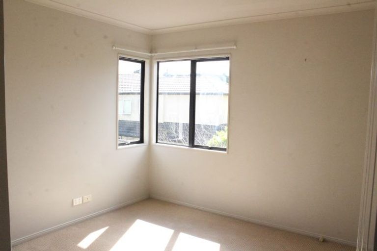 Photo of property in 7 Oakville Avenue, Flat Bush, Auckland, 2016