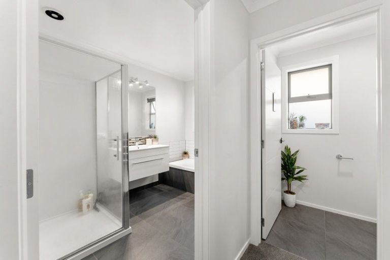 Photo of property in 210 Waikite Road, Welcome Bay, Tauranga, 3175