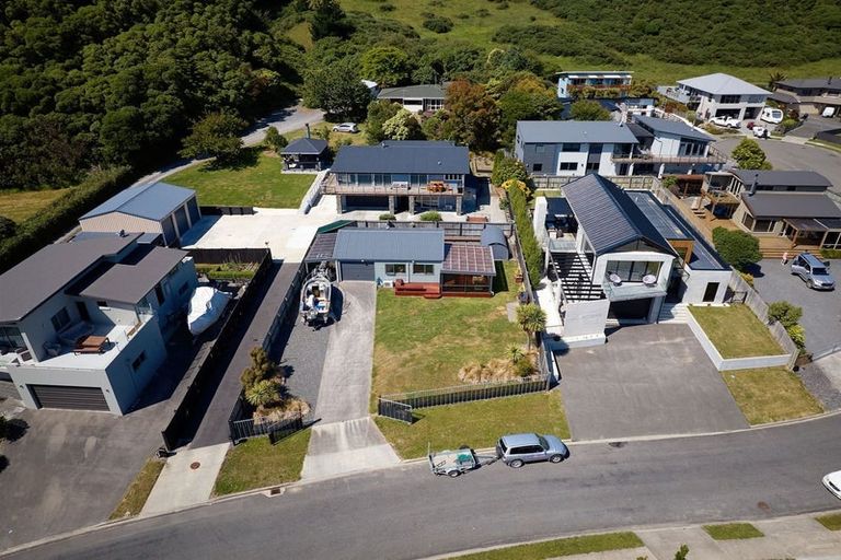 Photo of property in 48 Kotare Place, South Bay, Kaikoura, 7300