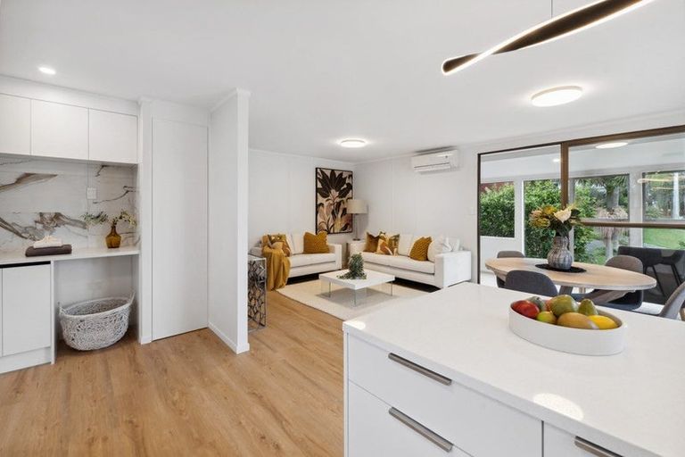 Photo of property in 1/16 Hogans Road, Glenfield, Auckland, 0629