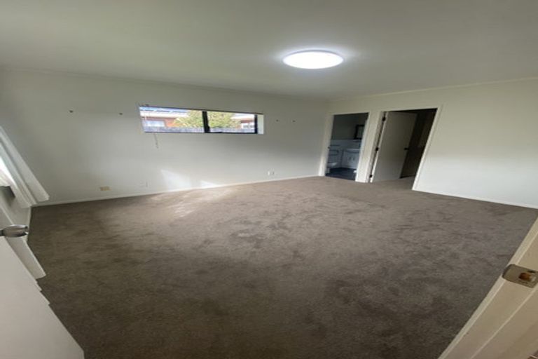 Photo of property in 21 Septimus Place, Henderson, Auckland, 0612