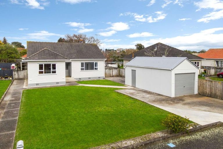 Photo of property in 23 Savage Crescent, West End, Palmerston North, 4412