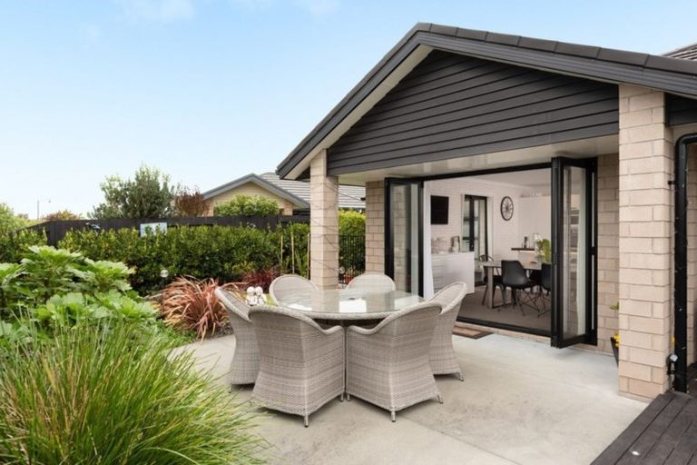 Photo of property in 1 Blanche Road, Papamoa Beach, Papamoa, 3118