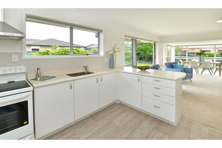 Photo of property in 2/36 Centreway Road, Orewa, 0931