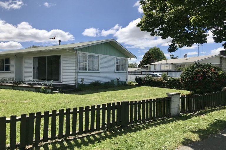 Photo of property in 12 Rosalind Street, Deanwell, Hamilton, 3206