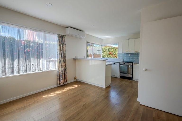 Photo of property in 1/49 Westgrove Avenue, Avonhead, Christchurch, 8042