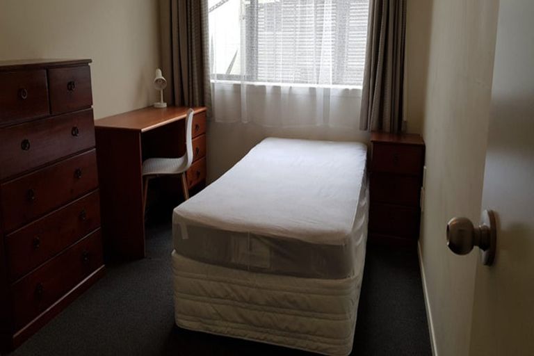 Photo of property in 8b Schnapper Rock Road, Schnapper Rock, Auckland, 0632