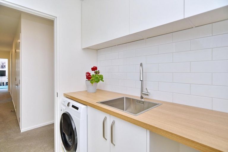 Photo of property in 17 Angus Place, Rangiora, 7400