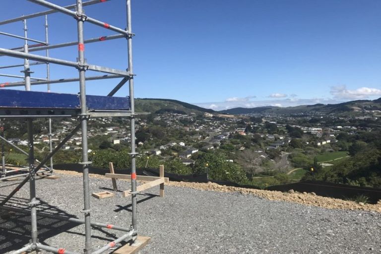 Photo of property in 49 Queen Charlotte Drive, Aotea, Porirua, 5024