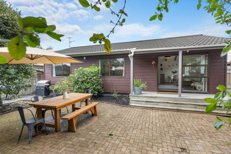 Photo of property in 8/390 West Coast Road, Glen Eden, Auckland, 0602